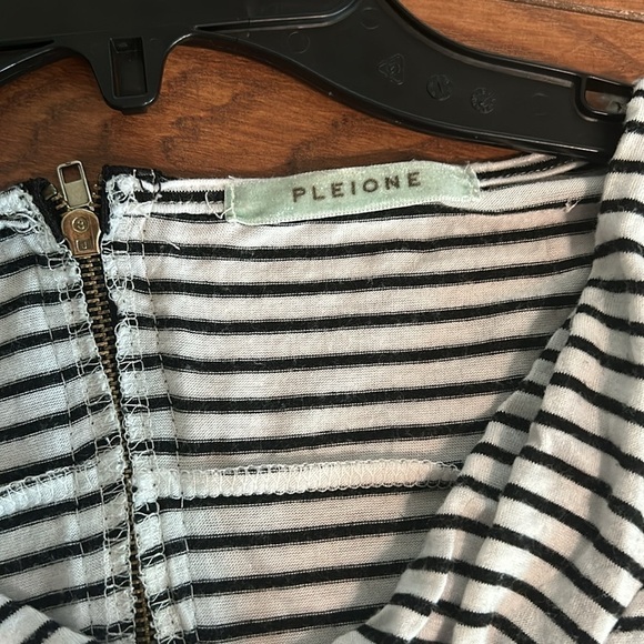 Anthro Pleione top - Picture 3 of 5